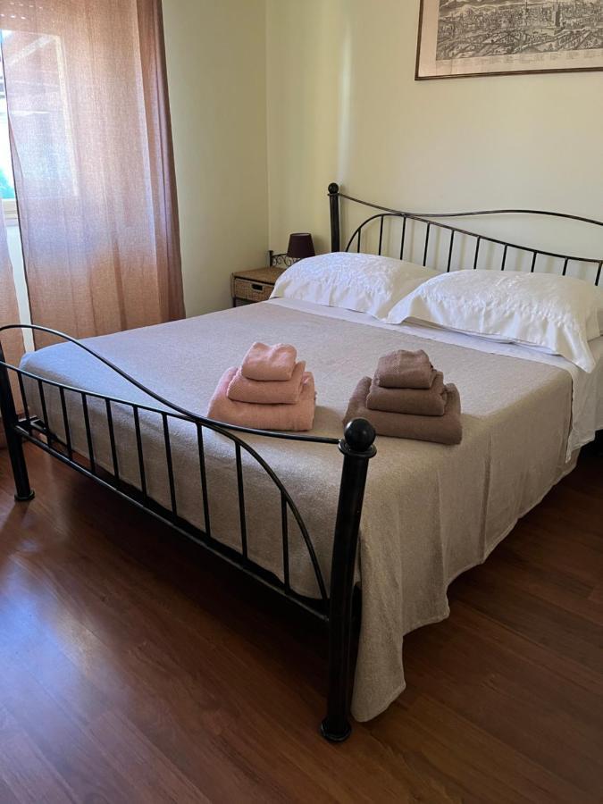 Da Adriana Guesthouse サンタ・テレーザ・ガッルーラ エクステリア 写真