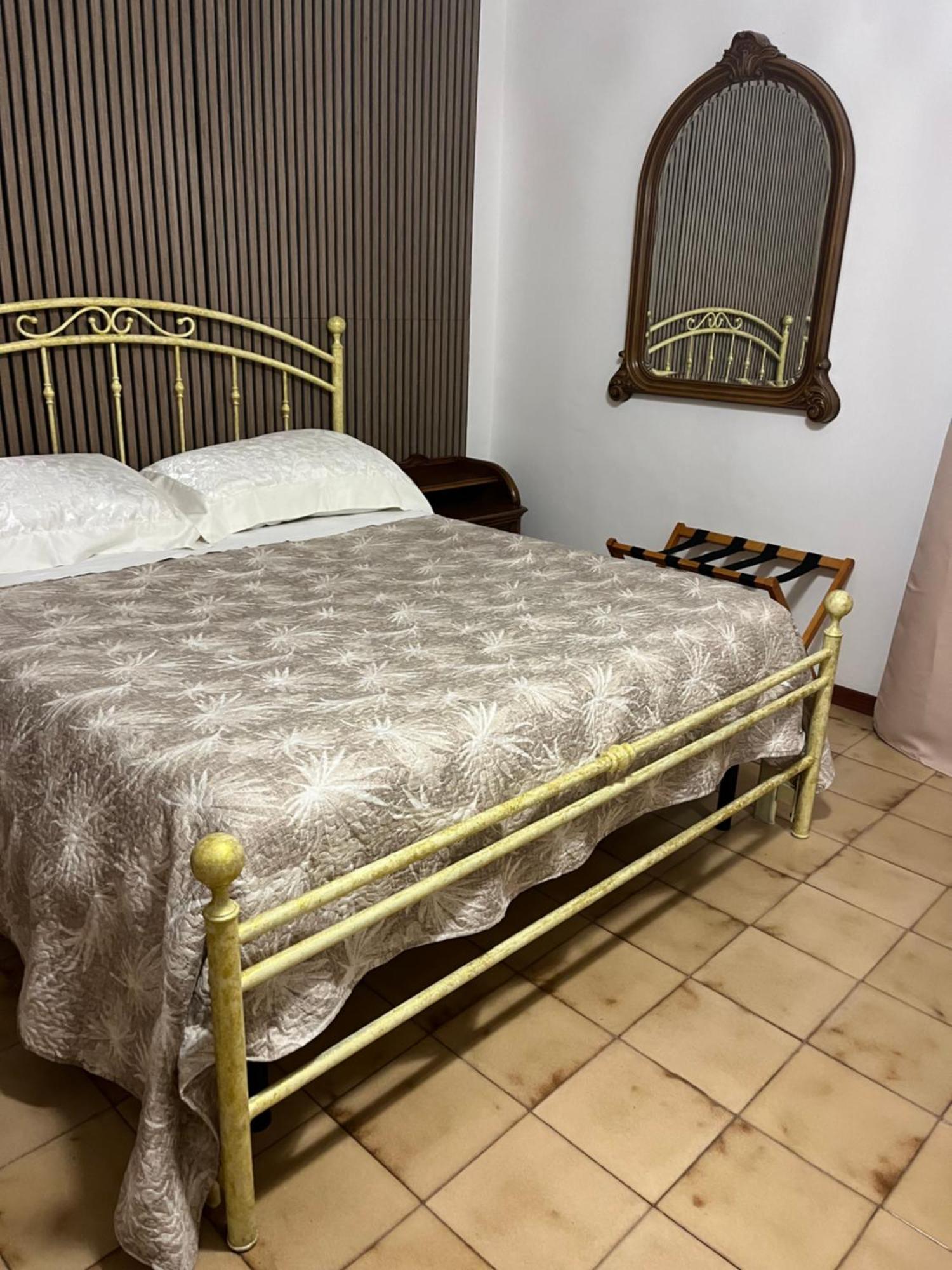 Da Adriana Guesthouse サンタ・テレーザ・ガッルーラ エクステリア 写真