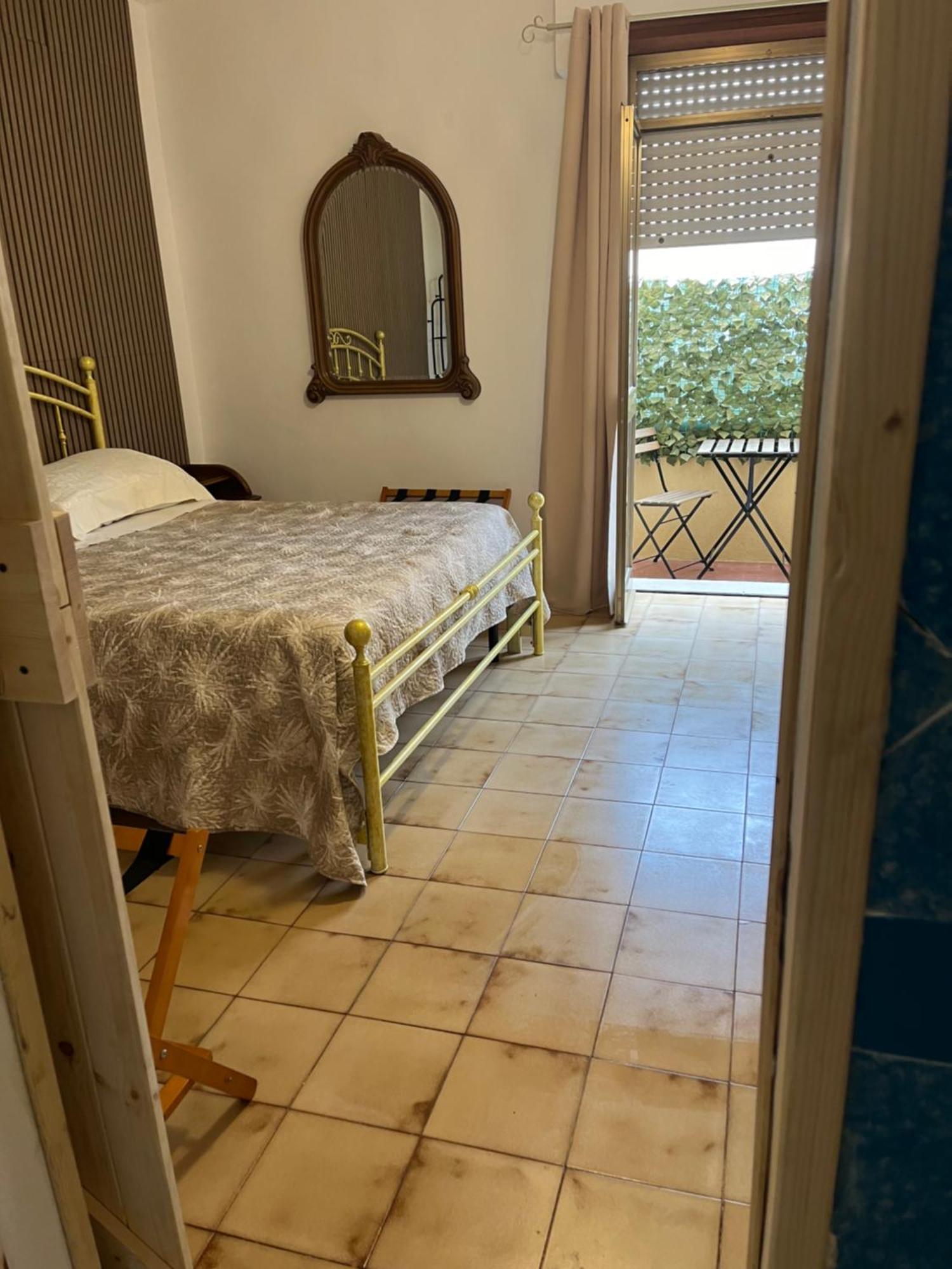 Da Adriana Guesthouse サンタ・テレーザ・ガッルーラ エクステリア 写真
