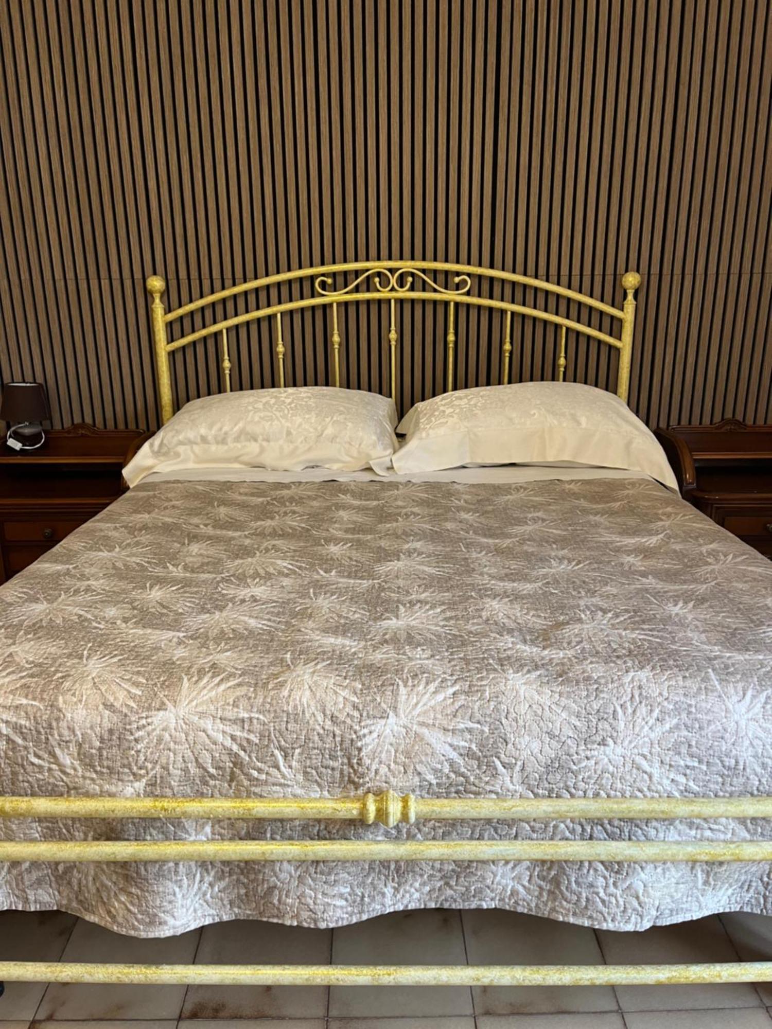 Da Adriana Guesthouse サンタ・テレーザ・ガッルーラ エクステリア 写真